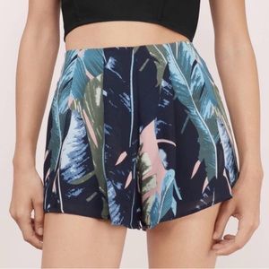 TOBI | Navy Palm Leaf Flowy Shorts | Worn Once | Size SP